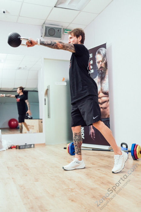 Гиря 24 кг с хромированной ручкой полиуретановая (CPU) Original FitTools